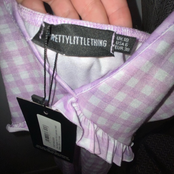 BNWT Pretty Little Thing dress. Size 6 but fits a 4. - Picture 4 of 5